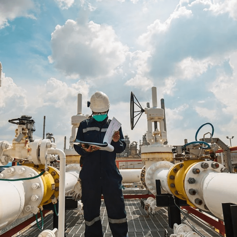 Marine Offshore employee